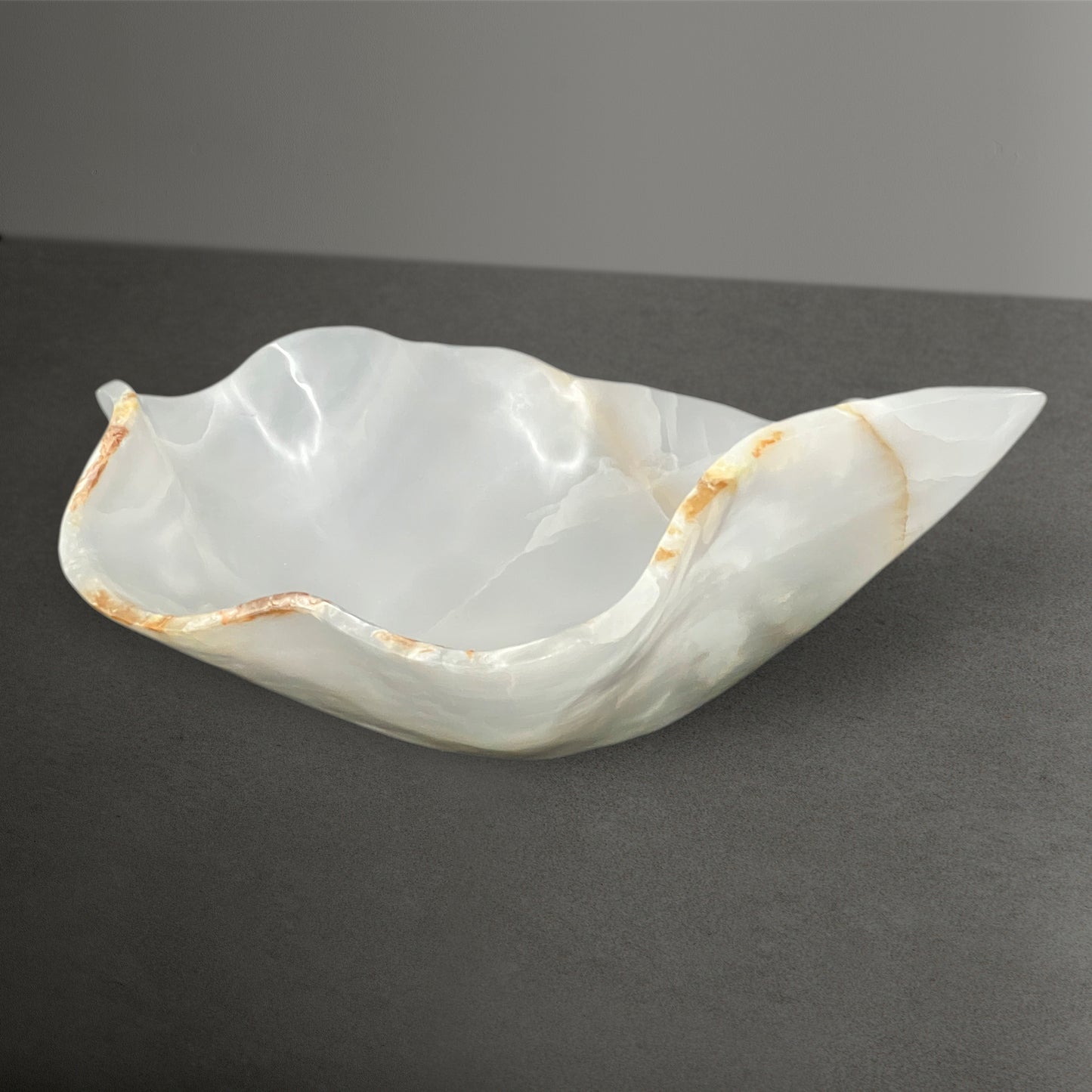 Hand-Carved Onyx Bowl – Elegant Natural Stone Decor