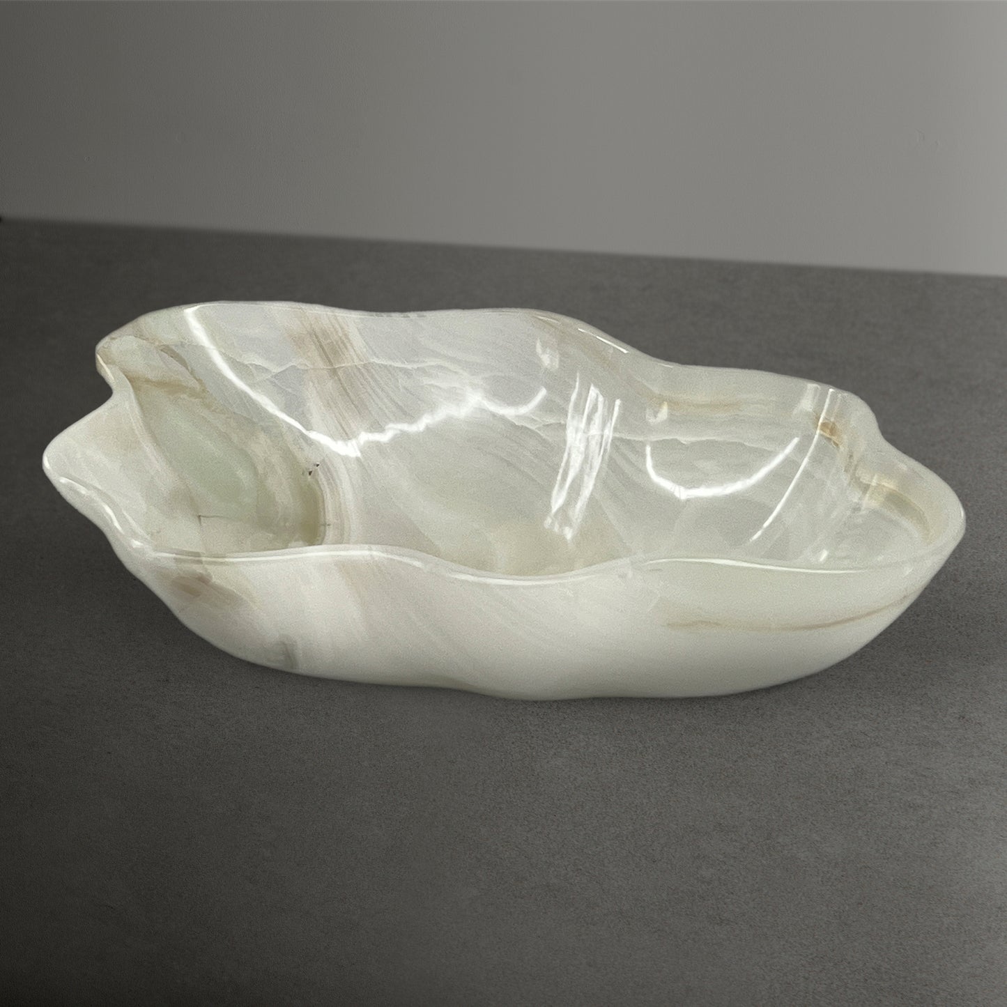 Hand-Carved Onyx Bowl – Elegant Natural Stone Decor